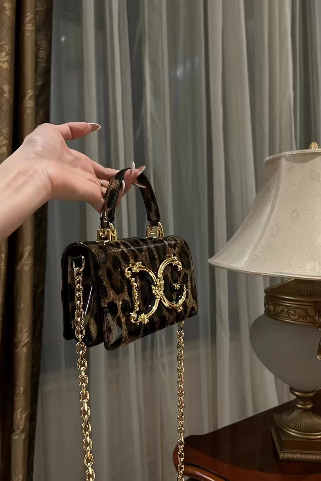 [TOP] Dolce & Gabbana D&G Handle Bag Patent Leopard 18x10x5cm - Black