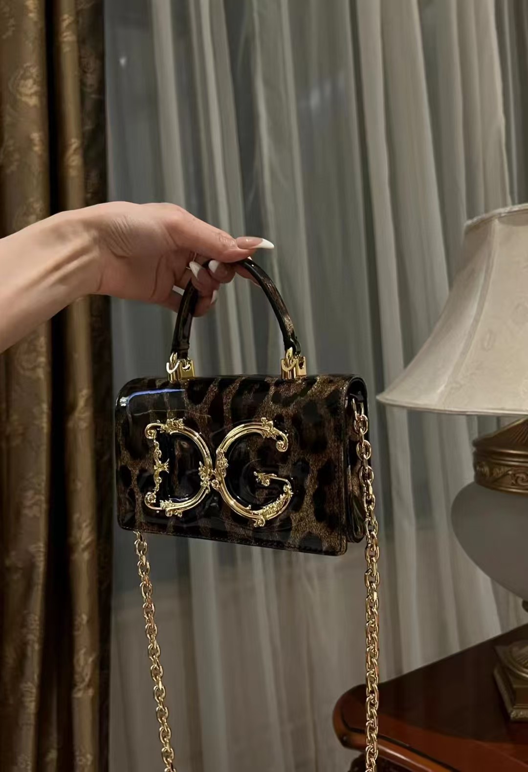 [TOP] Dolce & Gabbana D&G Handle Bag Patent Leopard 18x10x5cm - Black