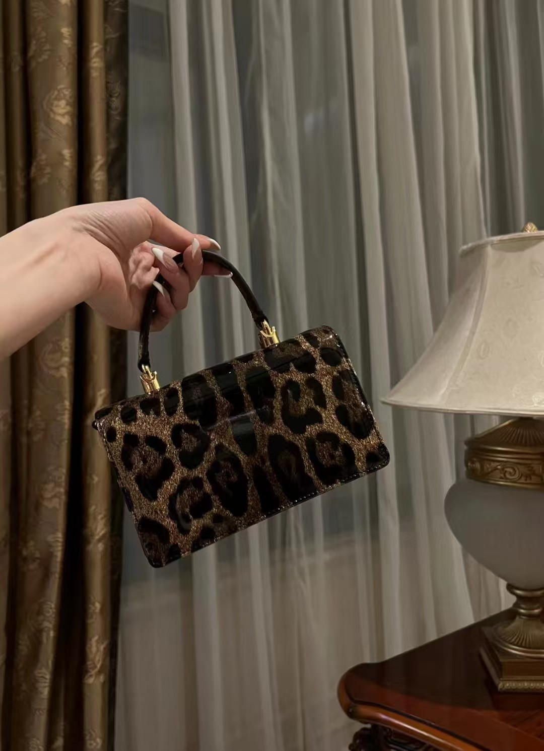 [TOP] Dolce & Gabbana D&G Handle Bag Patent Leopard 18x10x5cm - Black