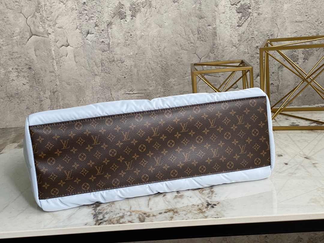 [TOP] Louis Vuitton LV On The Go Monogram Tote Bag Econyl 41x34x19cm - Light Blue