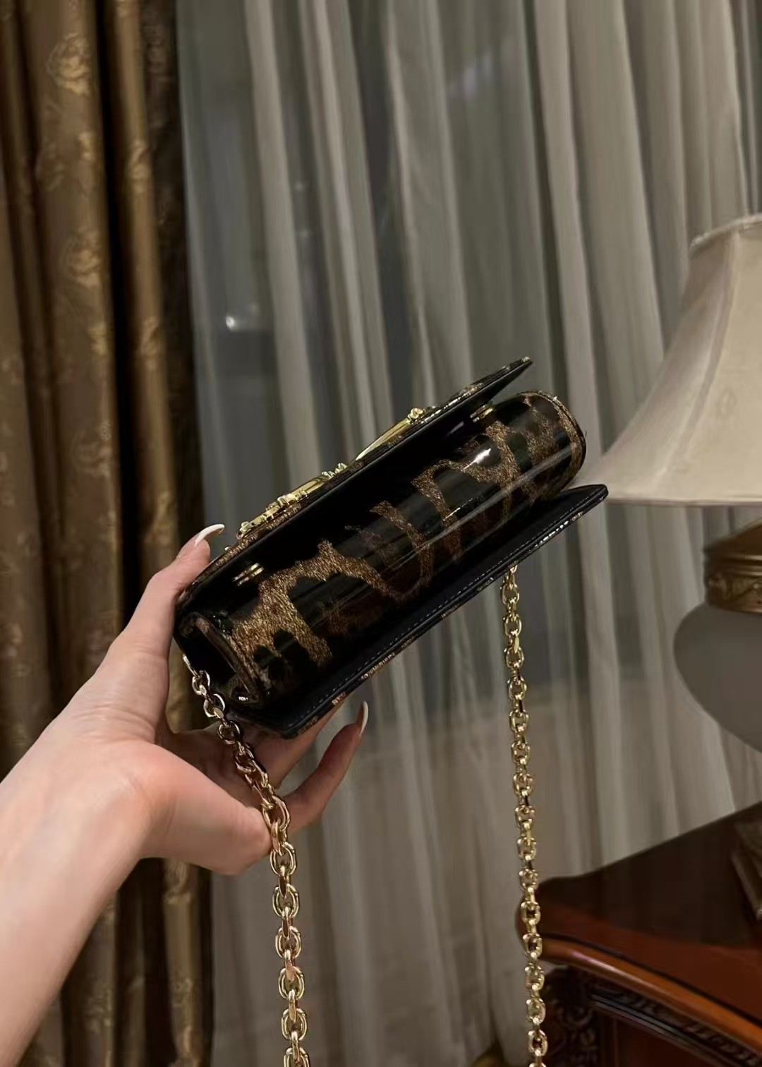 [TOP] Dolce & Gabbana D&G Handle Bag Patent Leopard 18x10x5cm - Black