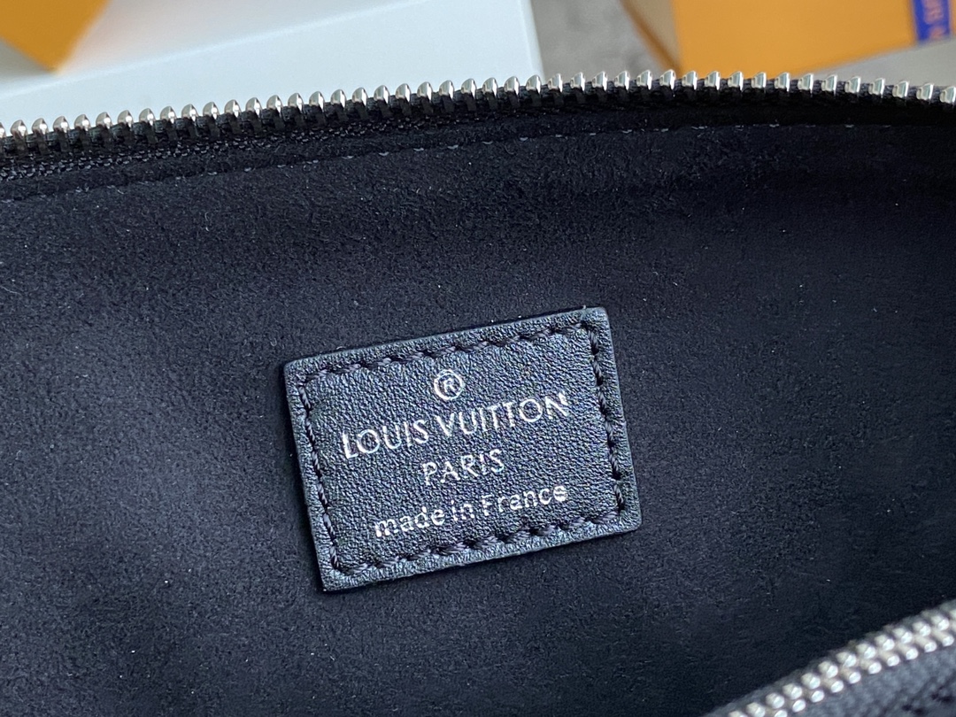 [TOP] Louis Vuitton LV Coussin Bag Vuittamins Capsule Collection 26x20x12cm - Black