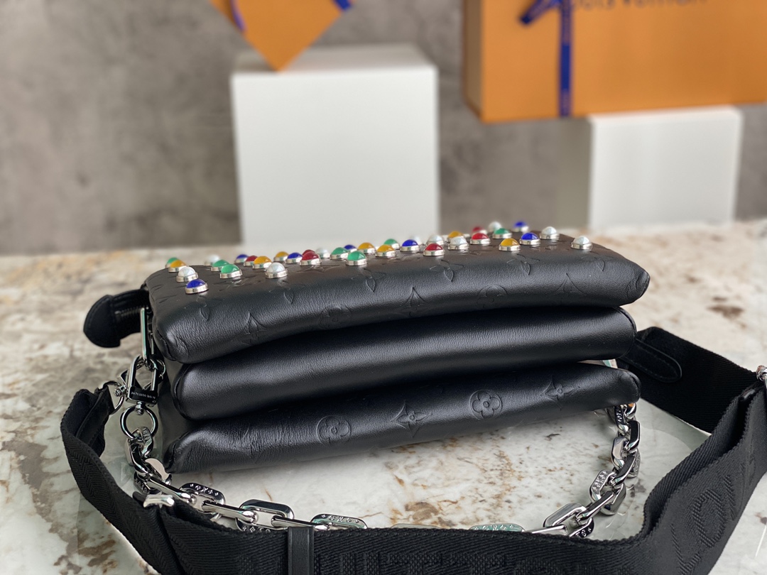 [TOP] Louis Vuitton LV Coussin Bag Vuittamins Capsule Collection 26x20x12cm - Black