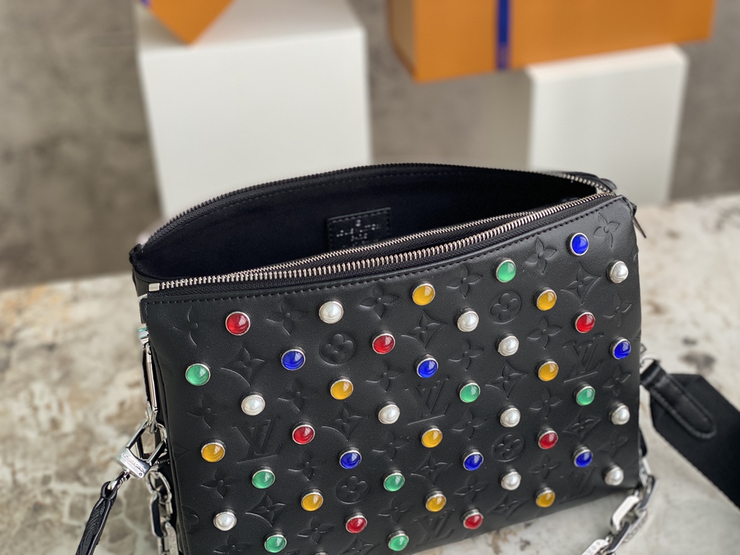 [TOP] Louis Vuitton LV Coussin Bag Vuittamins Capsule Collection 26x20x12cm - Black