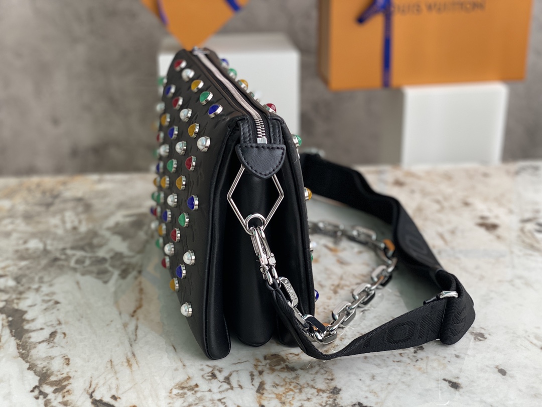 [TOP] Louis Vuitton LV Coussin Bag Vuittamins Capsule Collection 26x20x12cm - Black