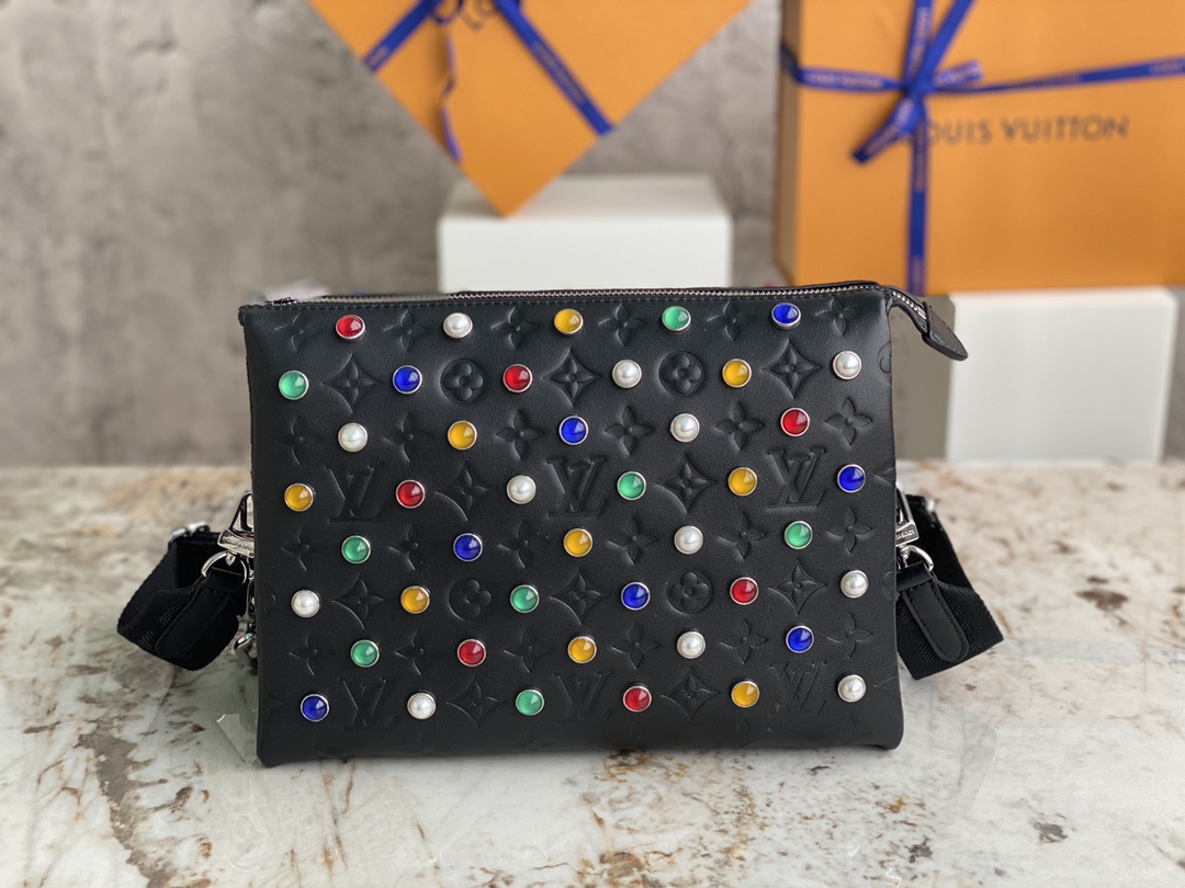 [TOP] Louis Vuitton LV Coussin Bag Vuittamins Capsule Collection 26x20x12cm - Black