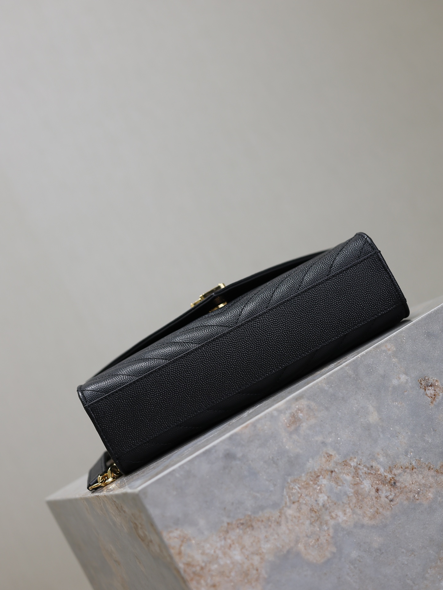 [TOP] Yves Saint Laurent YSL Monogram Bag 24/31cm - Black&GHW