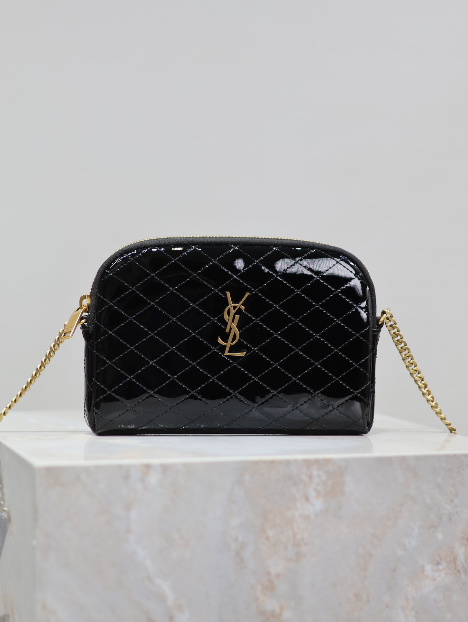 [TOP] Yves Saint Laurent YSL Gaby Bag Patent Leather 19x3x3.5cm - Black&GHW