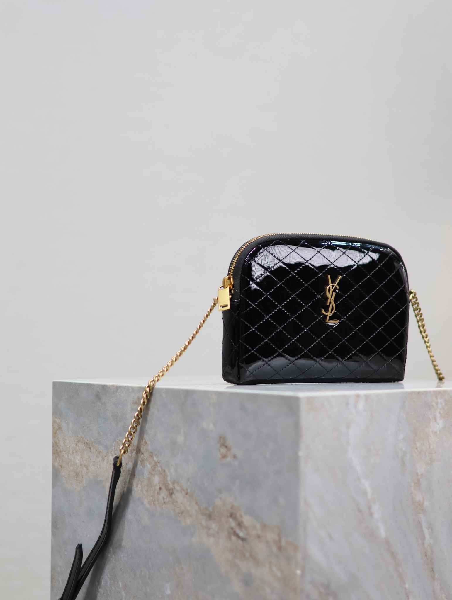 [TOP] Yves Saint Laurent YSL Gaby Bag Patent Leather 19x3x3.5cm - Black&GHW