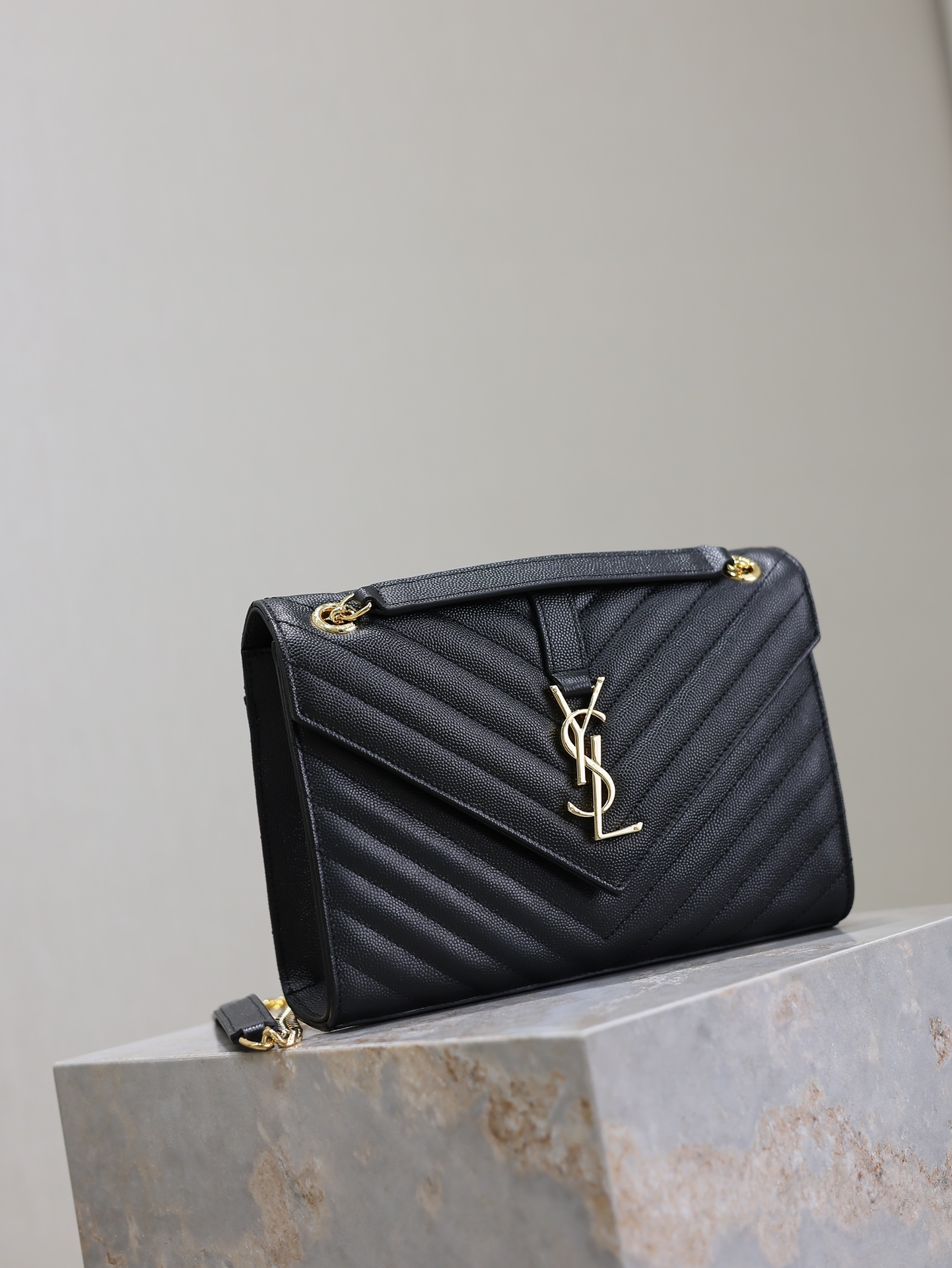 [TOP] Yves Saint Laurent YSL Monogram Bag 24/31cm - Black&GHW