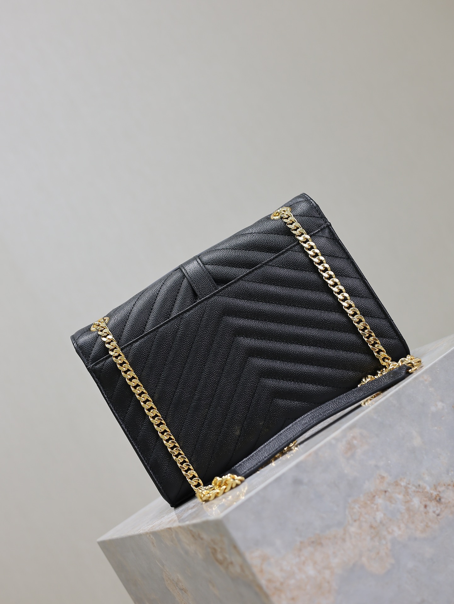 [TOP] Yves Saint Laurent YSL Monogram Bag 24/31cm - Black&GHW