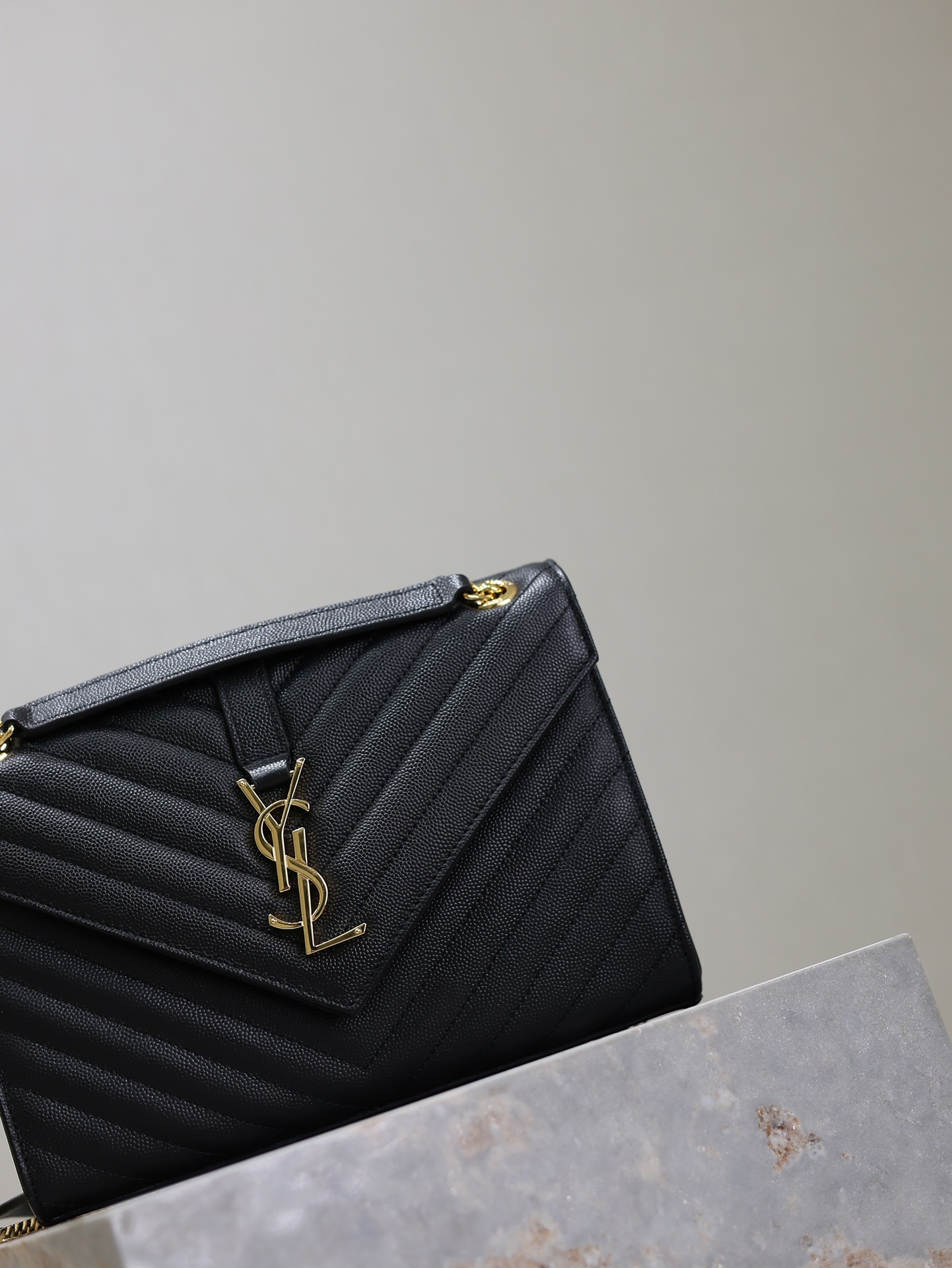 [TOP] Yves Saint Laurent YSL Monogram Bag 24/31cm - Black&GHW