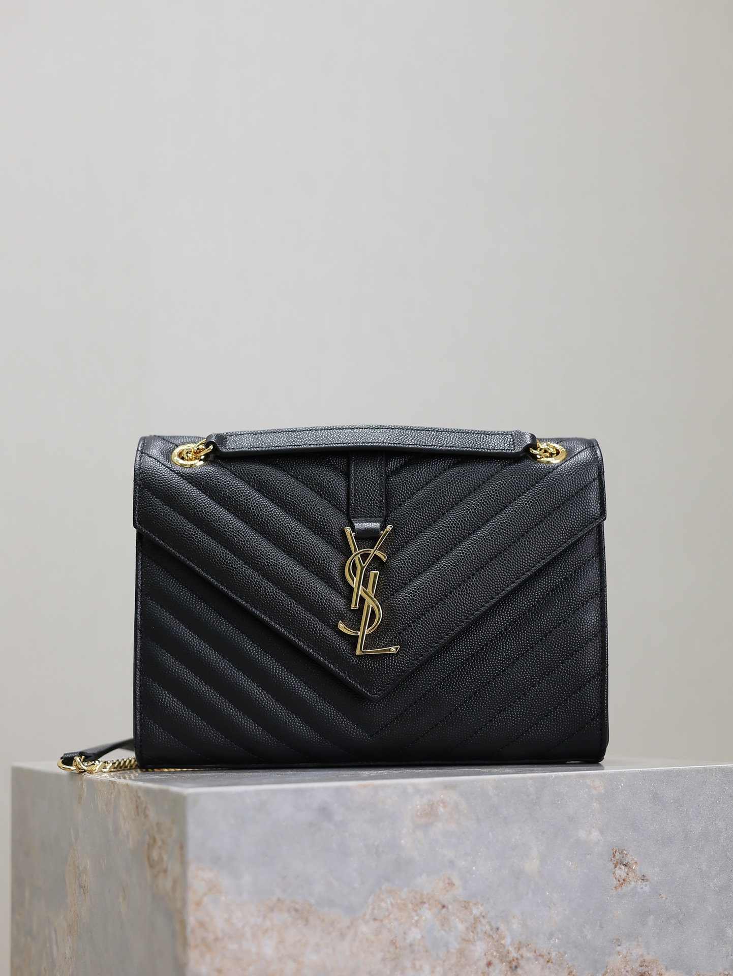 [TOP] Yves Saint Laurent YSL Monogram Bag 24/31cm - Black&GHW