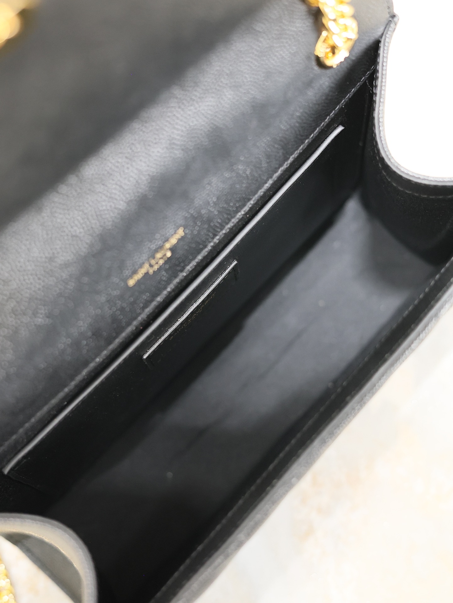 [TOP] Yves Saint Laurent YSL Monogram Bag 24/31cm - Black&GHW