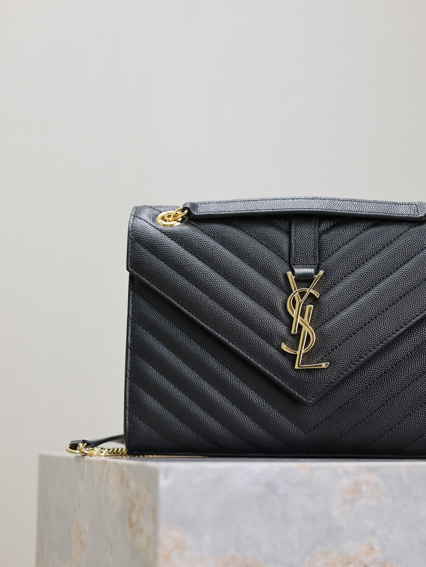 [TOP] Yves Saint Laurent YSL Monogram Bag 24/31cm - Black&GHW