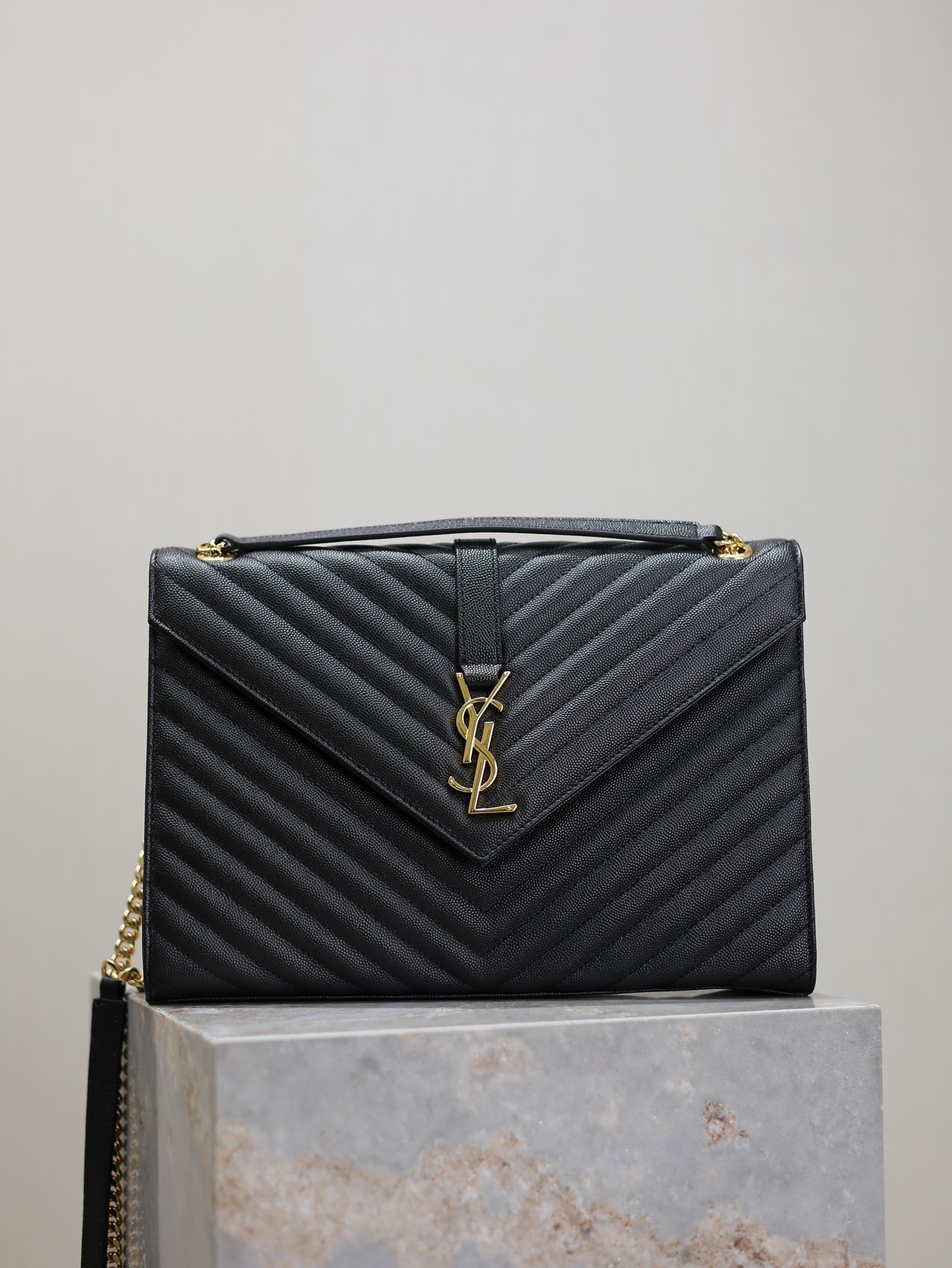 [TOP] Yves Saint Laurent YSL Monogram Bag 24/31cm - Black&GHW