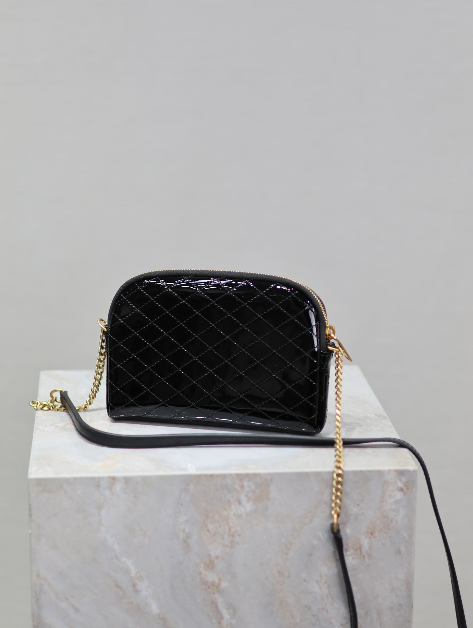 [TOP] Yves Saint Laurent YSL Gaby Bag Patent Leather 19x3x3.5cm - Black&GHW