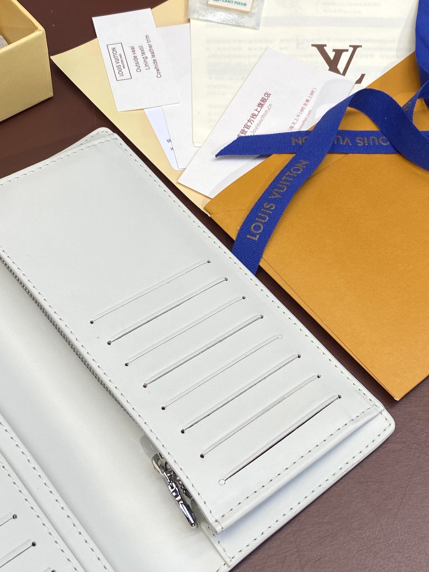 [TOP] Louis Vuitton LV Brazza Wallet Cowhide 19x2x10cm - White