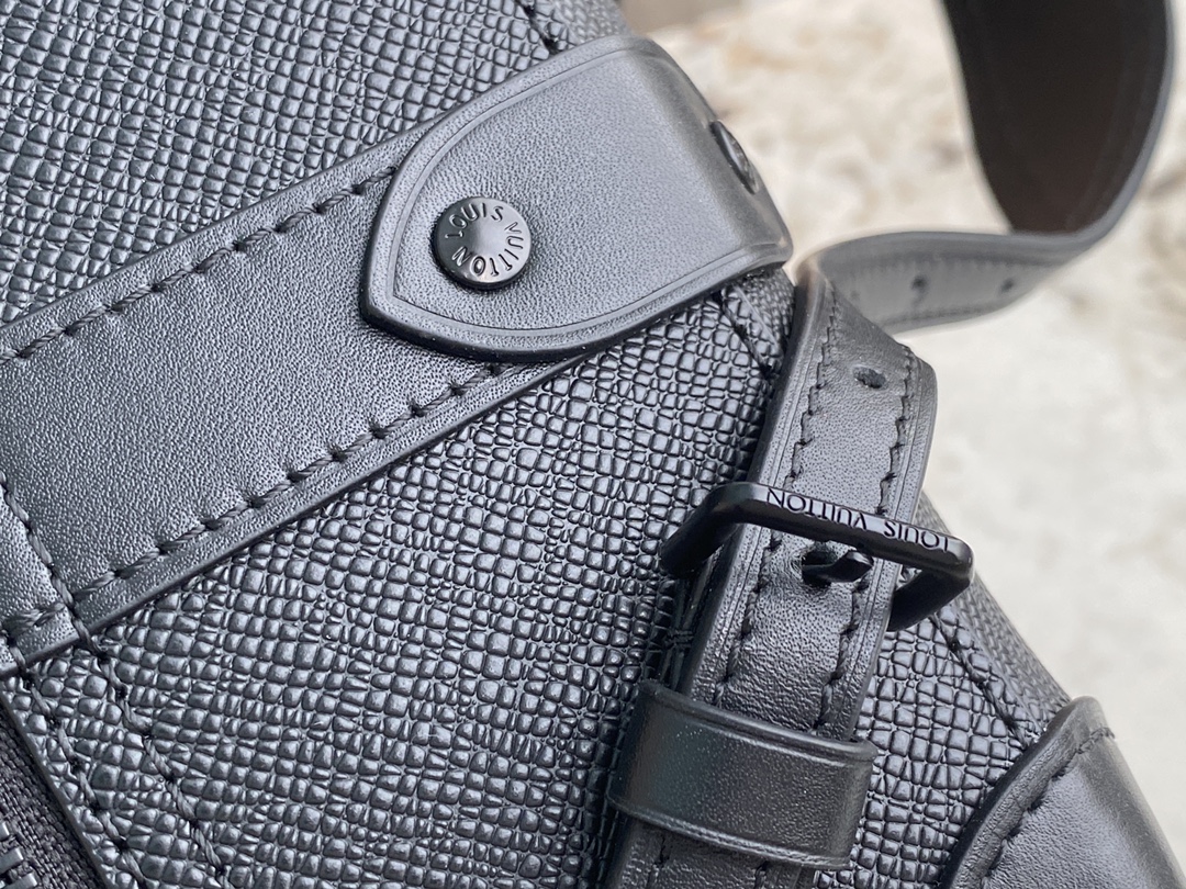 [TOP] Louis Vuitton LV Men's Soft Trunk Backpack 26x37x14cm - Black