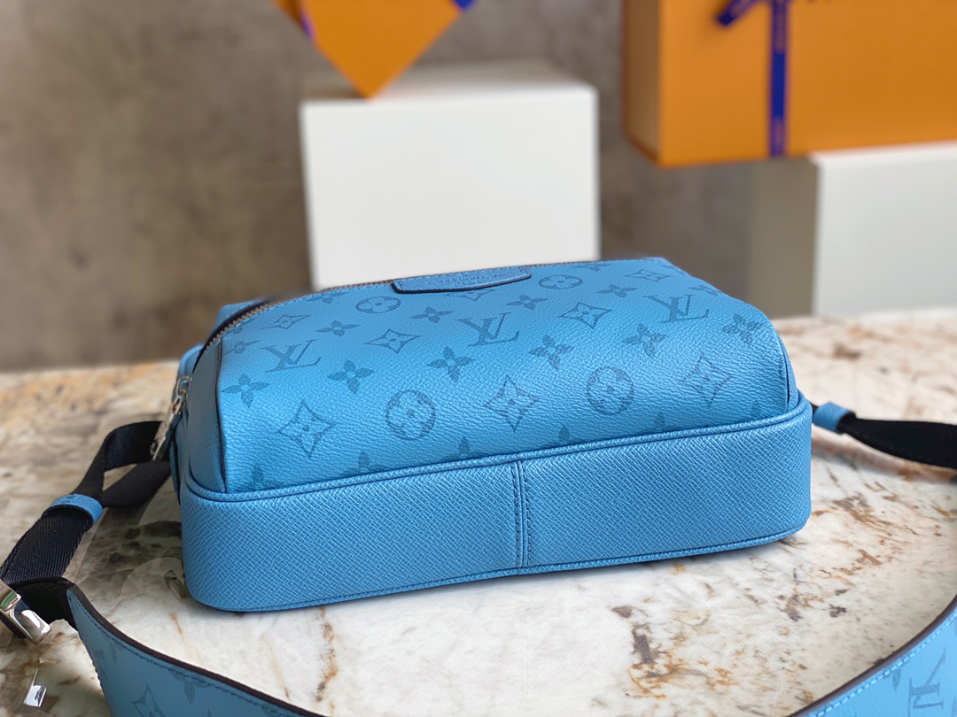 [TOP] Louis Vuitton LV Men's Outdoor Messenger Bag Taïga Leather & Monogram Canvas 29.5x20.0x10.5cm - Blue