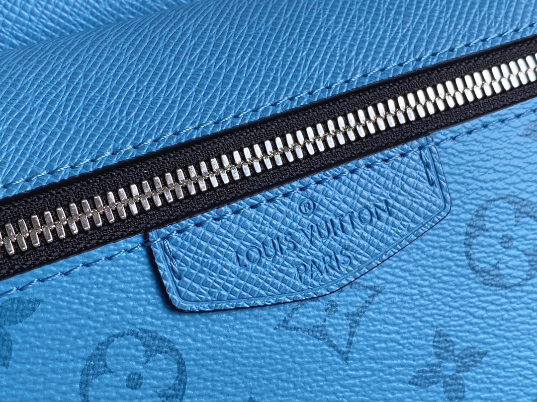 [TOP] Louis Vuitton LV Men's Outdoor Messenger Bag Taïga Leather & Monogram Canvas 29.5x20.0x10.5cm - Blue