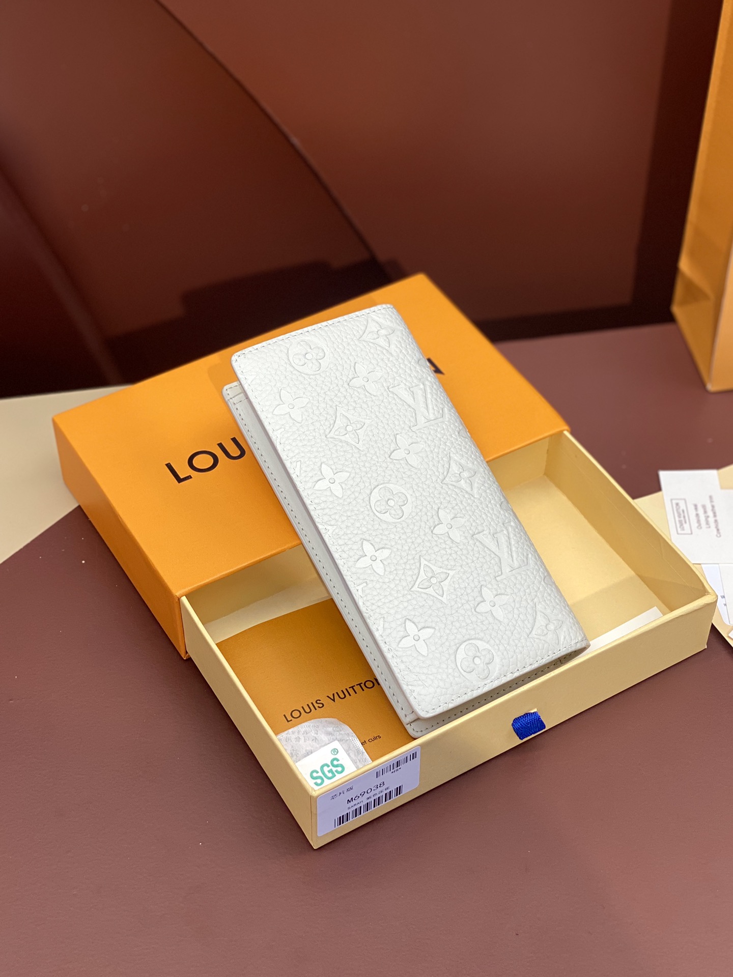 [TOP] Louis Vuitton LV Brazza Wallet Cowhide 19x2x10cm - White