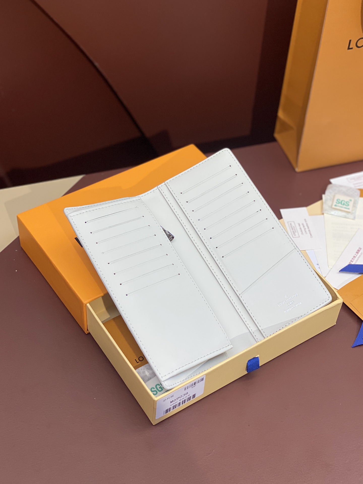 [TOP] Louis Vuitton LV Brazza Wallet Cowhide 19x2x10cm - White