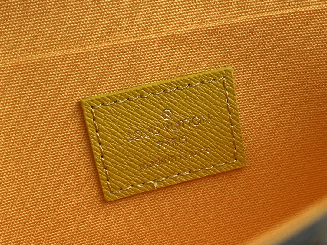 [TOP] Louis Vuitton LV Vivienne Holidays 2022 Pochette Félicie Bag 21X12X3cm - Brown