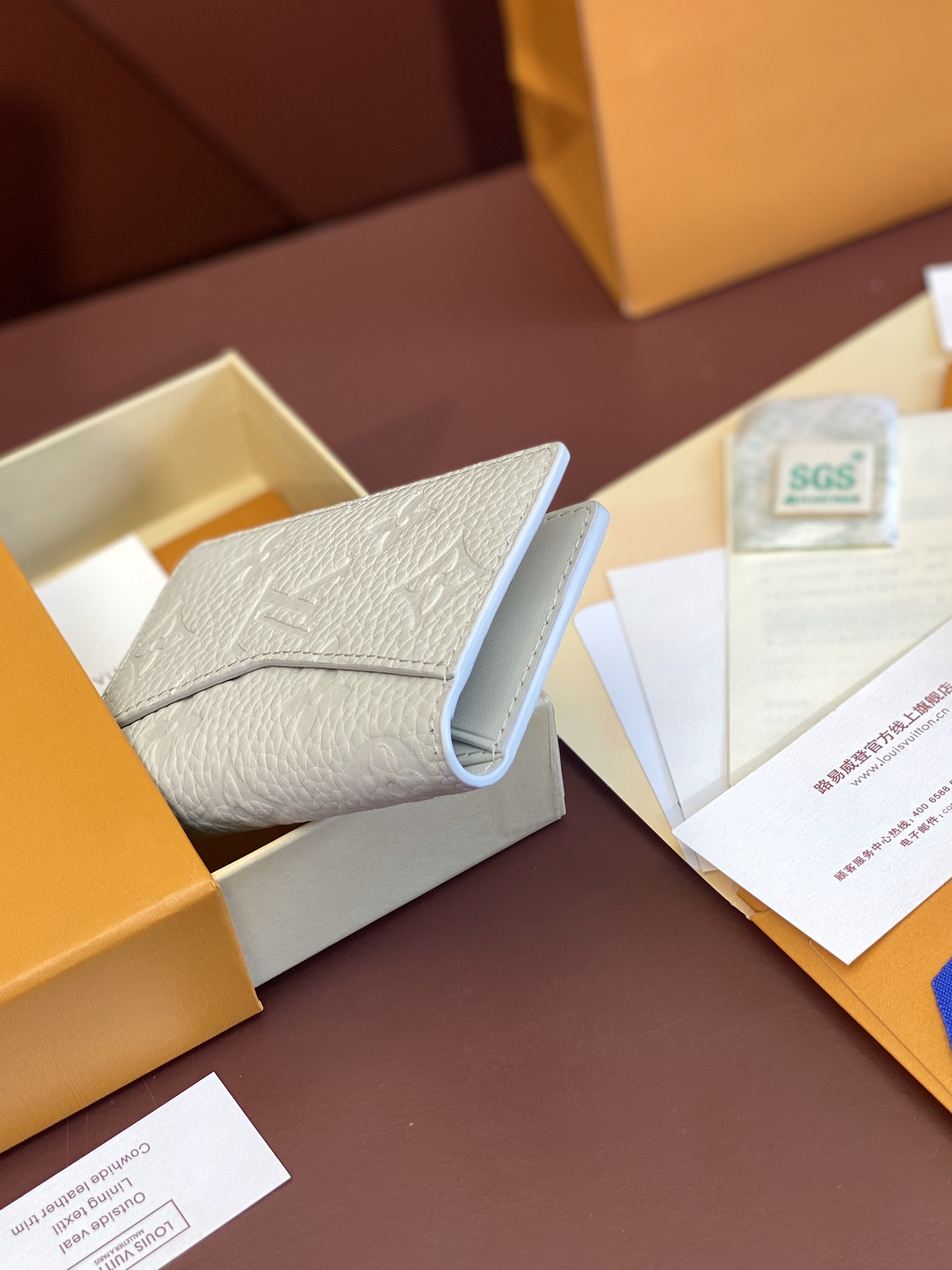 [TOP] Louis Vuitton LV Taurillon Card Bag Monogram Cowhide 11*7.5*1cm - White