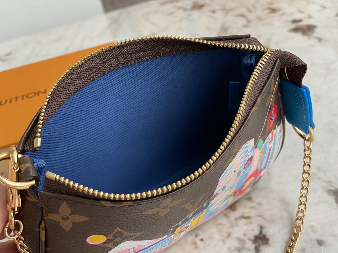 [TOP] Louis Vuitton LV Vivienne Holidays 2022 Mini Pochette Accessoires Bag 15.5x10.5x4cm - Brown