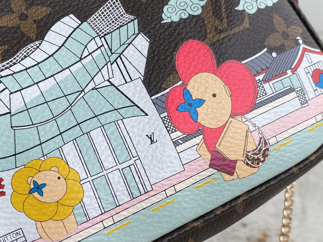 [TOP] Louis Vuitton LV Vivienne Holidays 2022 Mini Pochette Accessoires Bag 15.5x10.5x4cm - Brown