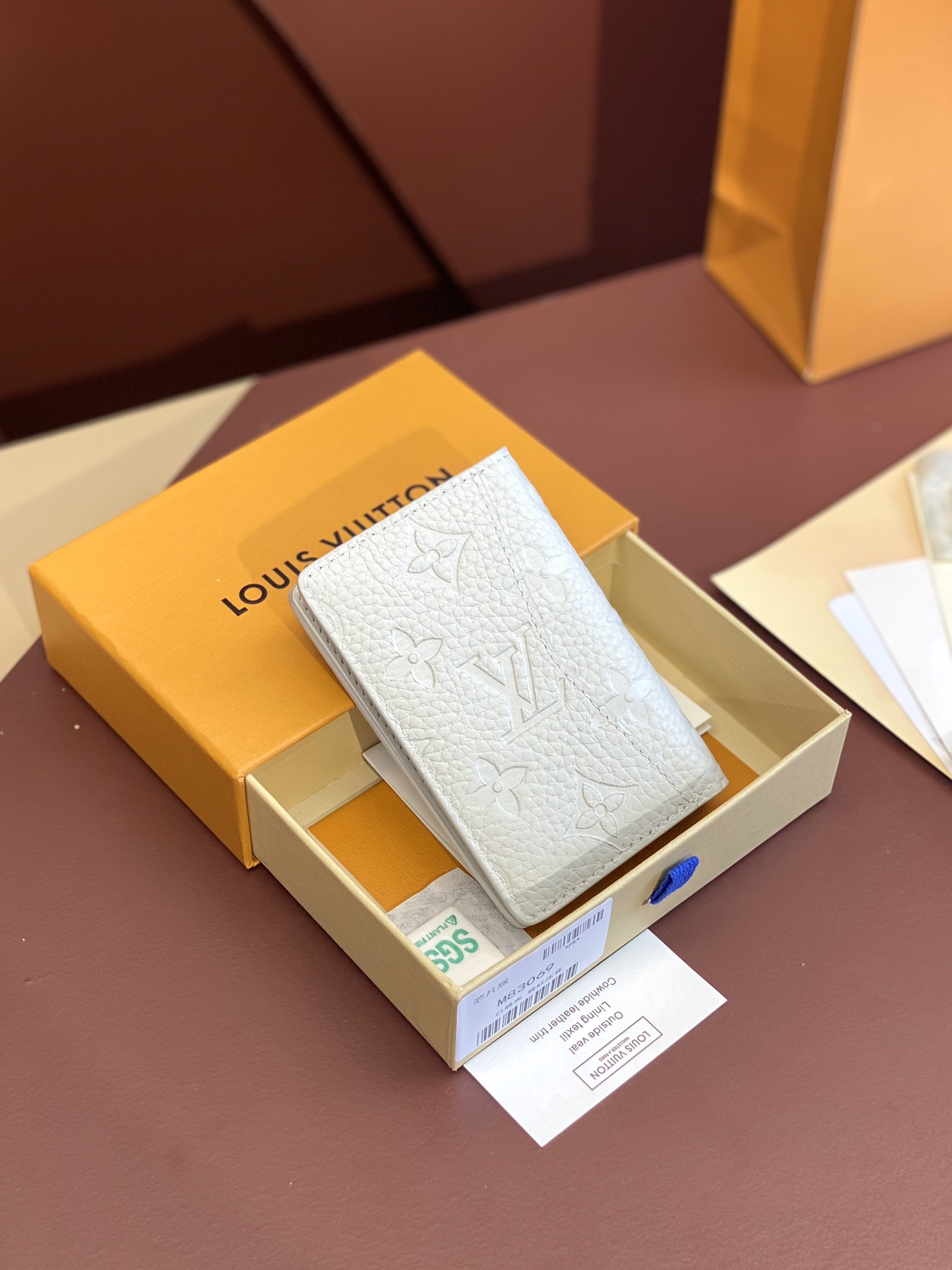 [TOP] Louis Vuitton LV Taurillon Card Bag Monogram Cowhide 11*7.5*1cm - White