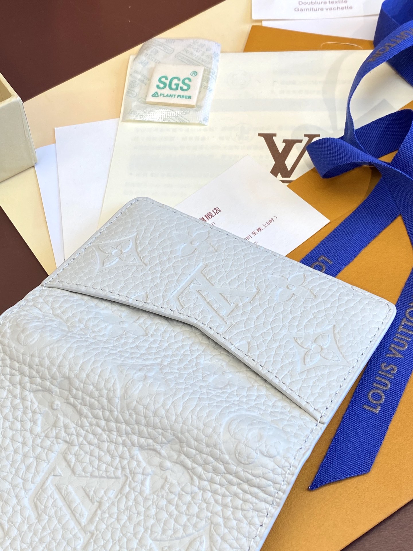 [TOP] Louis Vuitton LV Taurillon Card Bag Monogram Cowhide 11*7.5*1cm - White