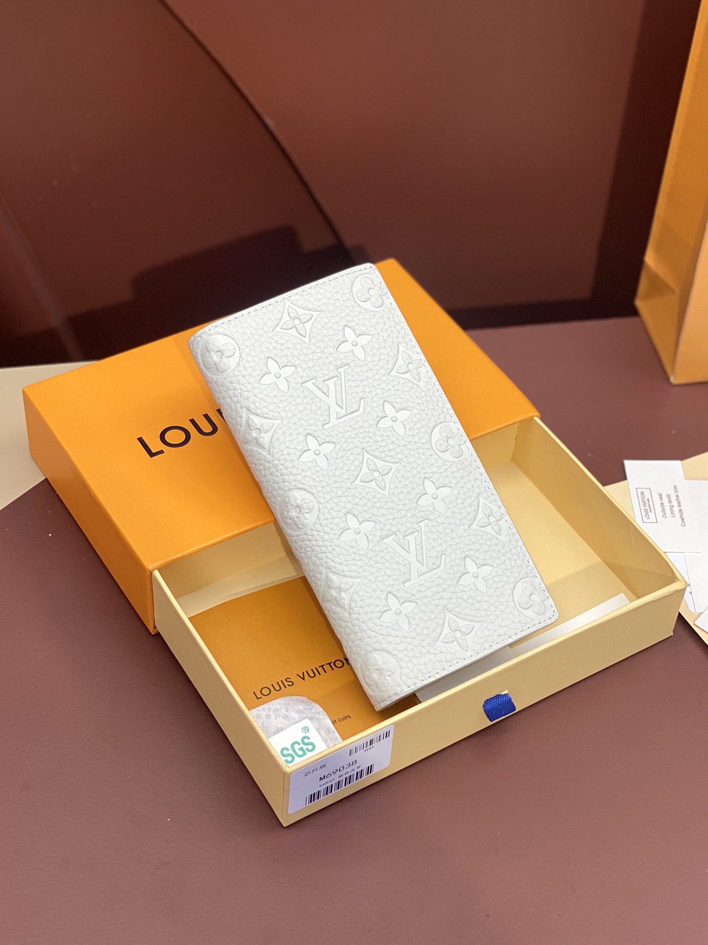 [TOP] Louis Vuitton LV Brazza Wallet Cowhide 19x2x10cm - White