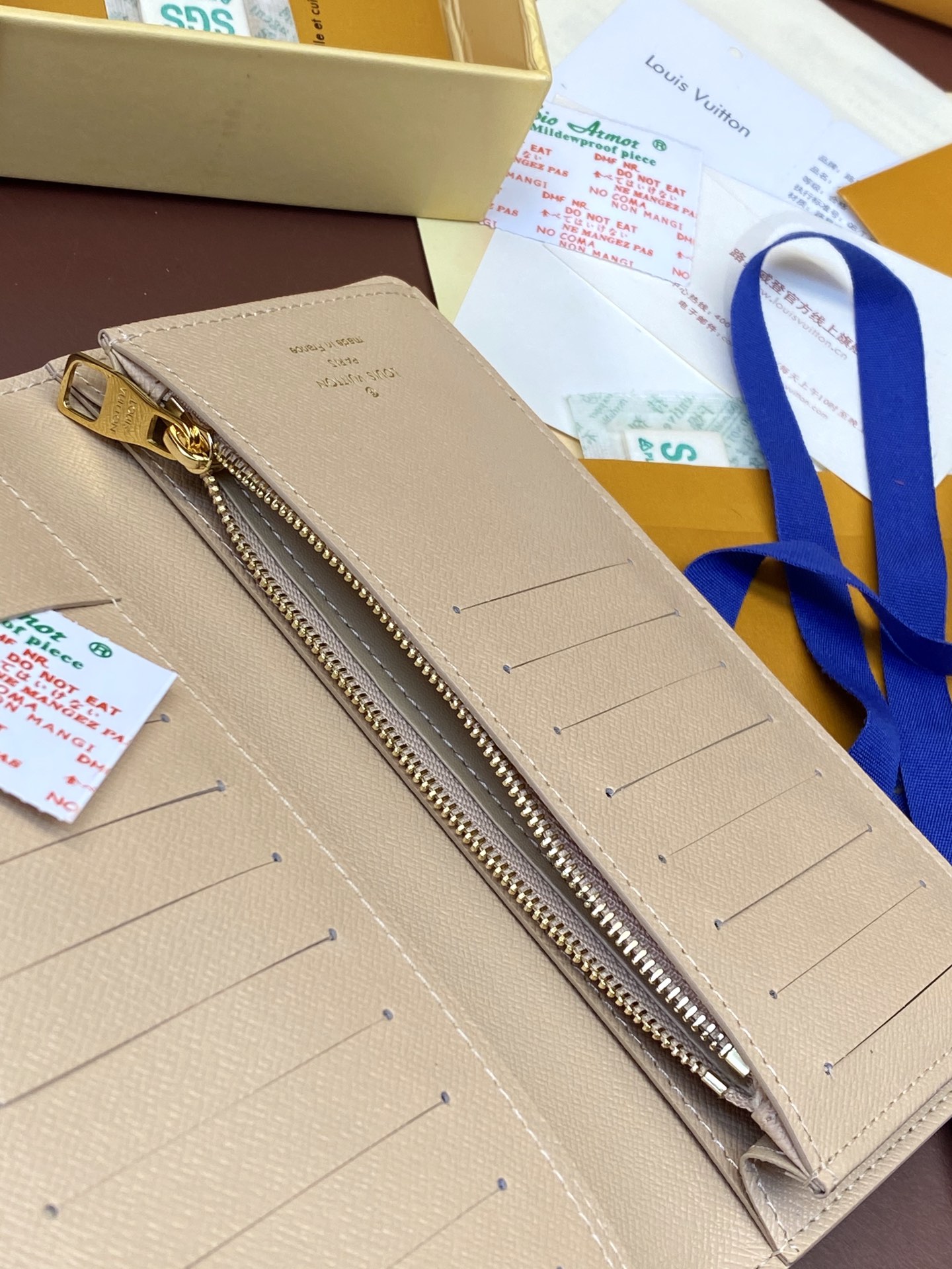 [TOP] Louis Vuitton LV Monogram Eclipse Wallet 19X10cm - Khaki