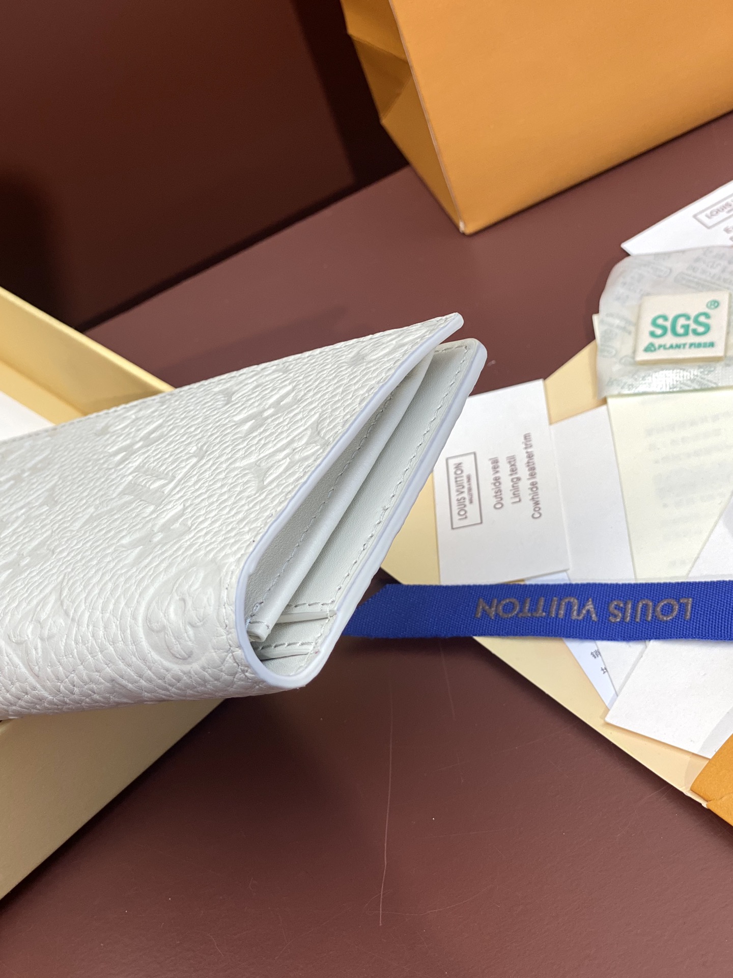 [TOP] Louis Vuitton LV Brazza Wallet Cowhide 19x2x10cm - White