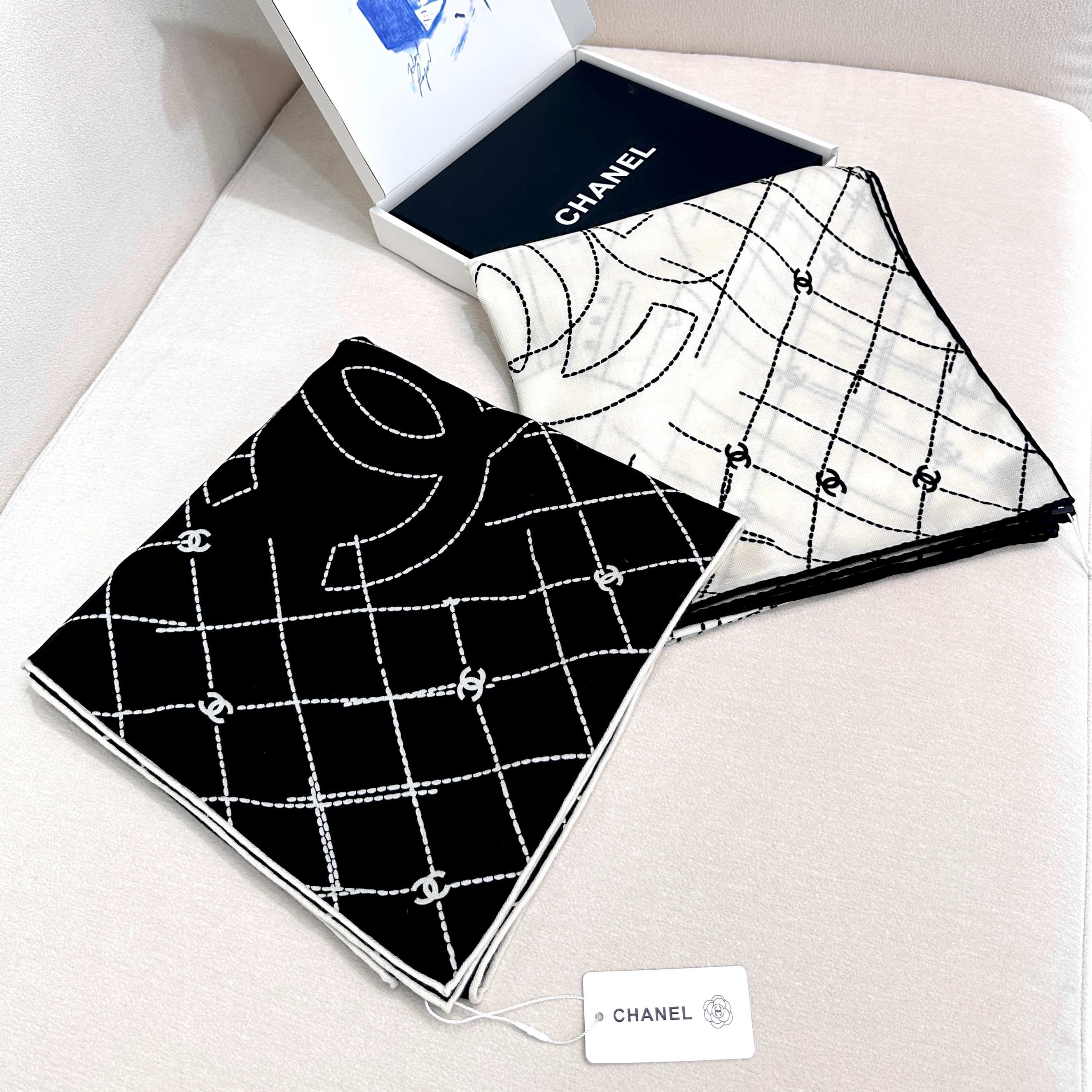 [TOP] CHANEL Silk Square Scarf 140*140cm - 2 Colors