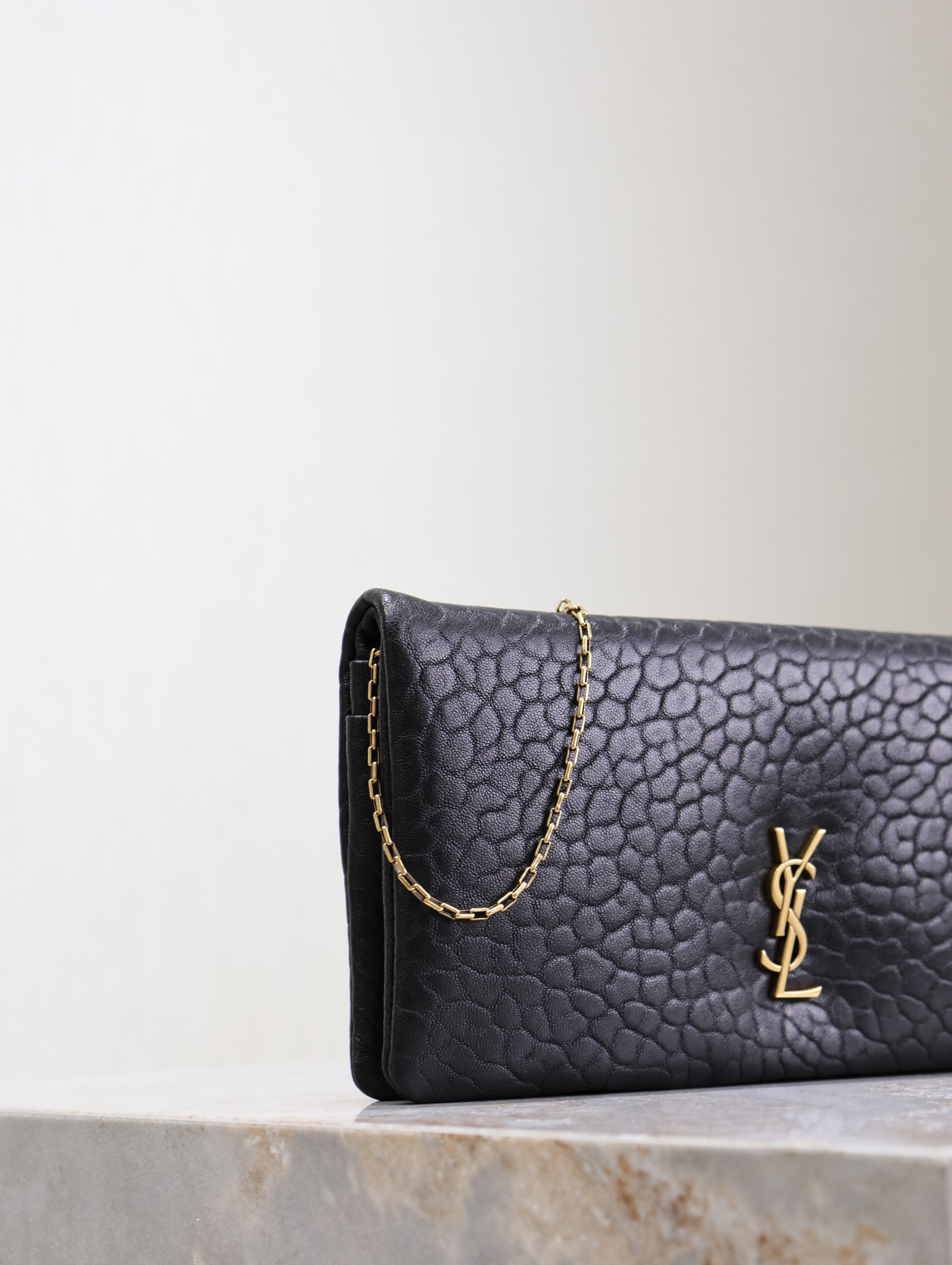 [TOP] Yves Saint Laurent YSL Calypso Bag 24x20x3cm - Black /White& GHW
