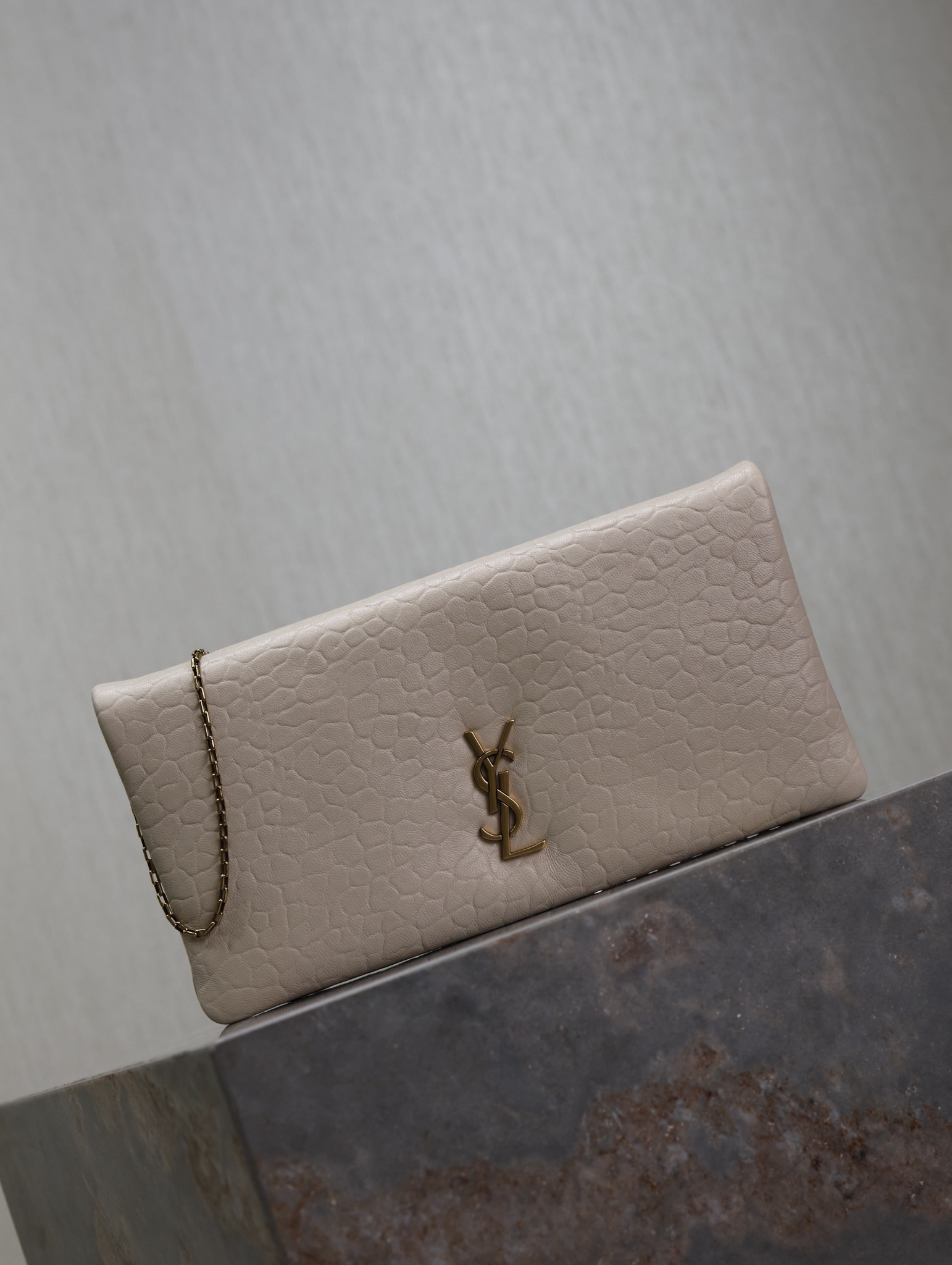 [TOP] Yves Saint Laurent YSL Calypso Bag 24x20x3cm - Black /White& GHW