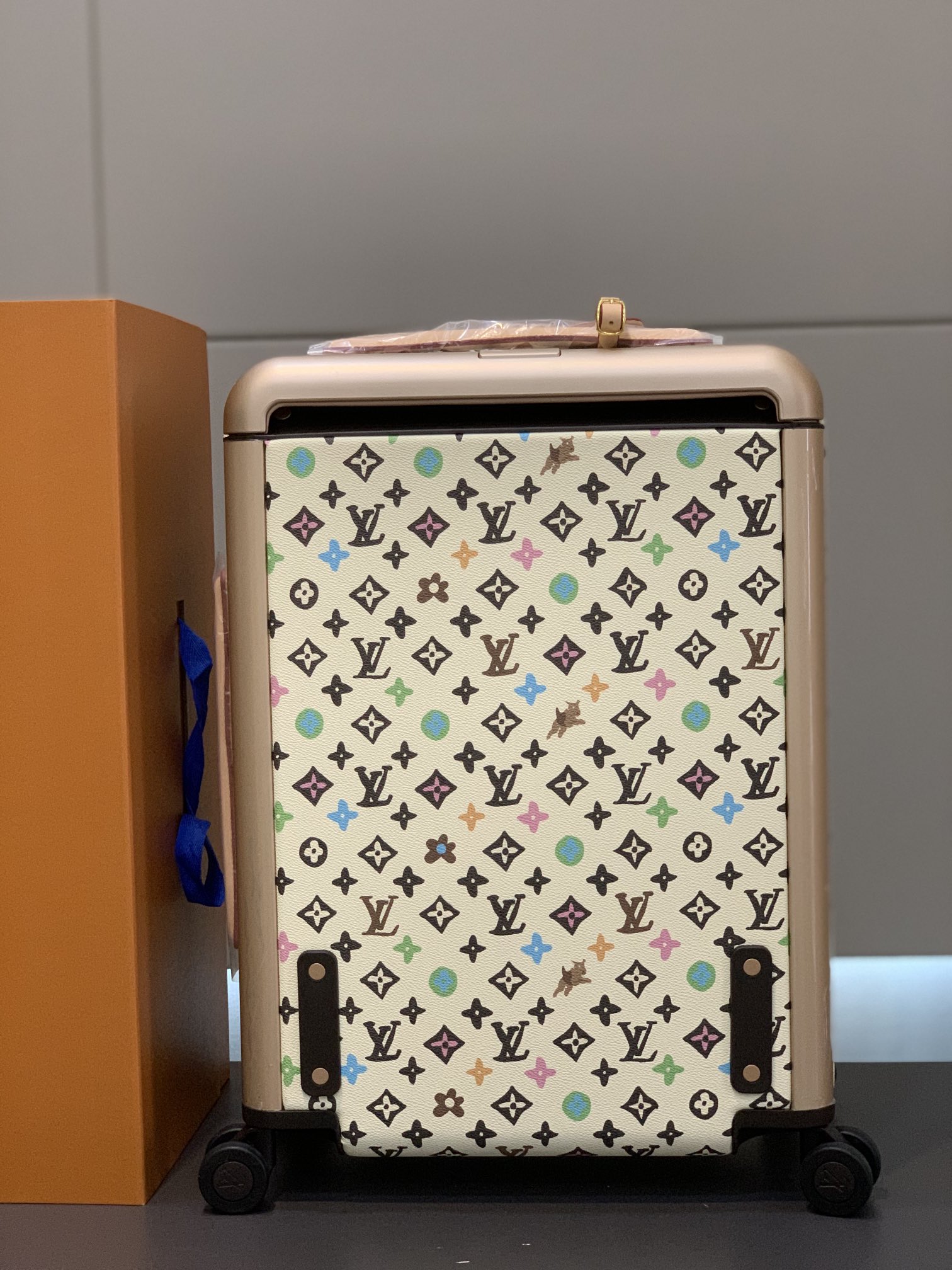 [TOP] Louis Vuitton LV Rolling Luggage Horizon 38.0 x 55.0 x 21.0 cm - 2 Colours