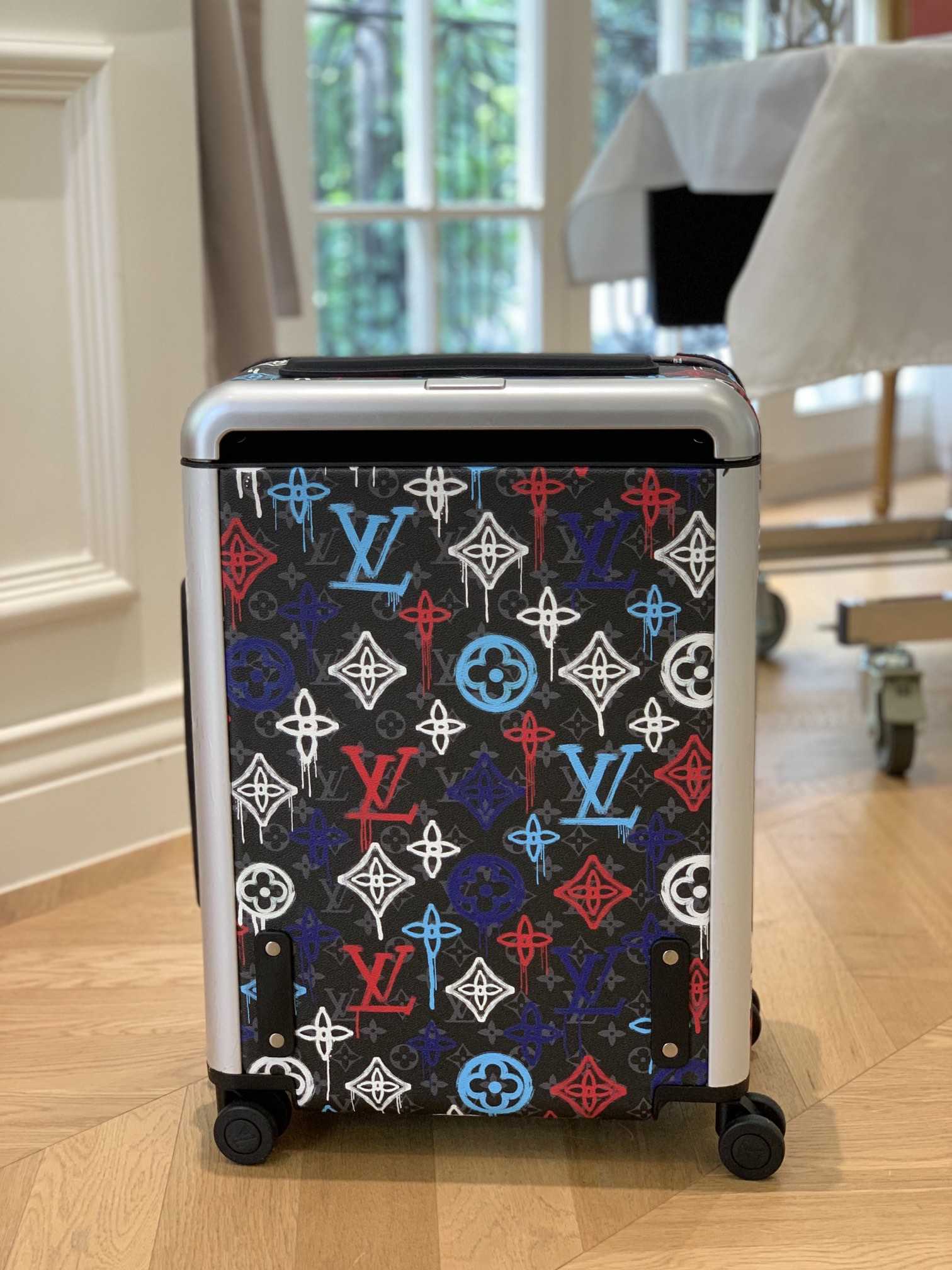 [TOP] Louis Vuitton LV Rolling Luggage Horizon 38.0 x 55.0 x 21.0 cm - Black