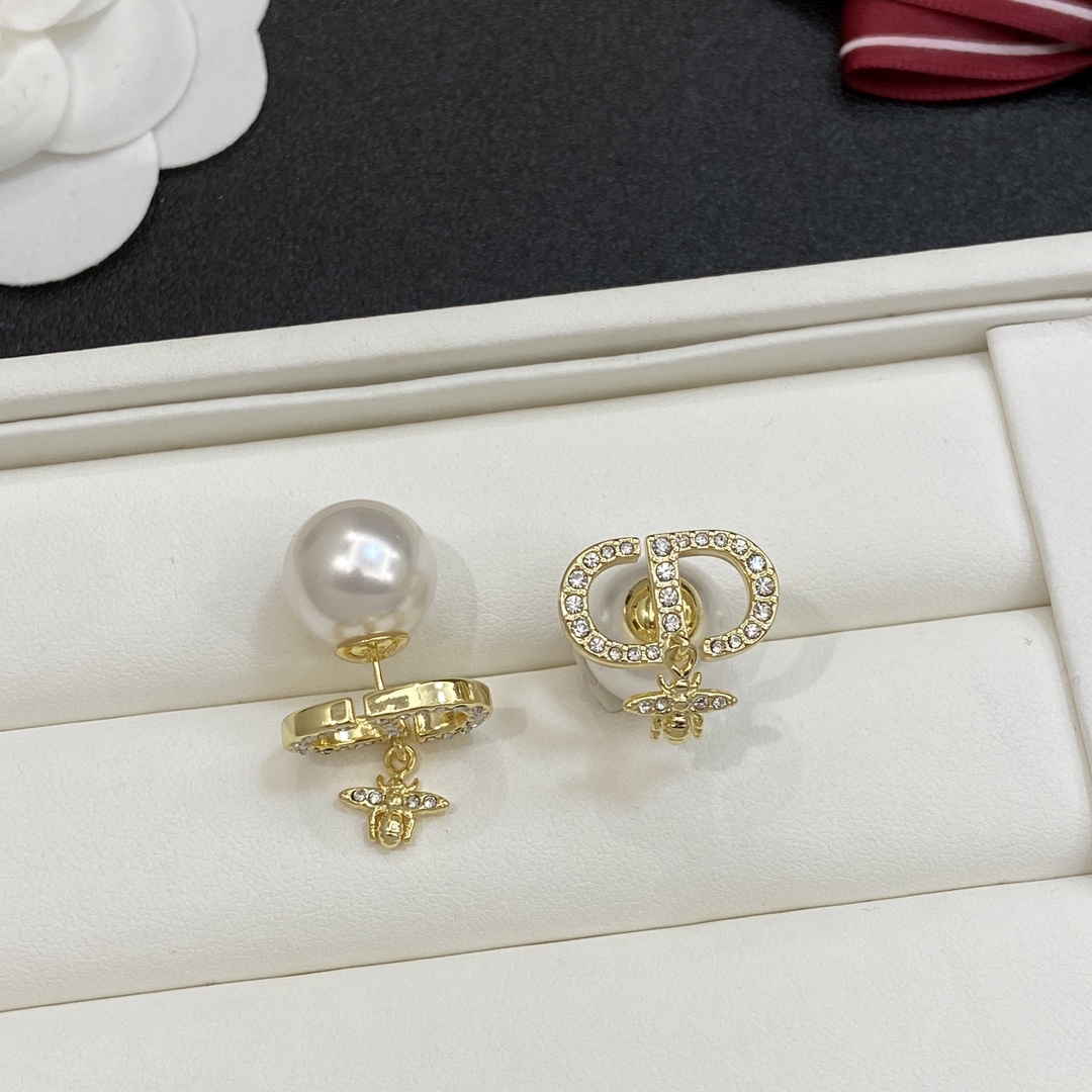 [TOP] Christian Dior Earrings - Gold
