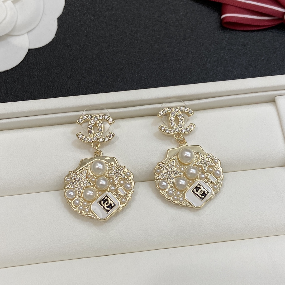 [TOP] CHANEL  Earrings- Gold