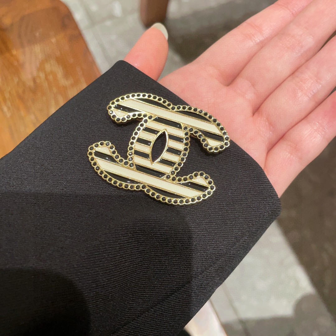 [TOP] CHANEL  Brooch - 2 Colors