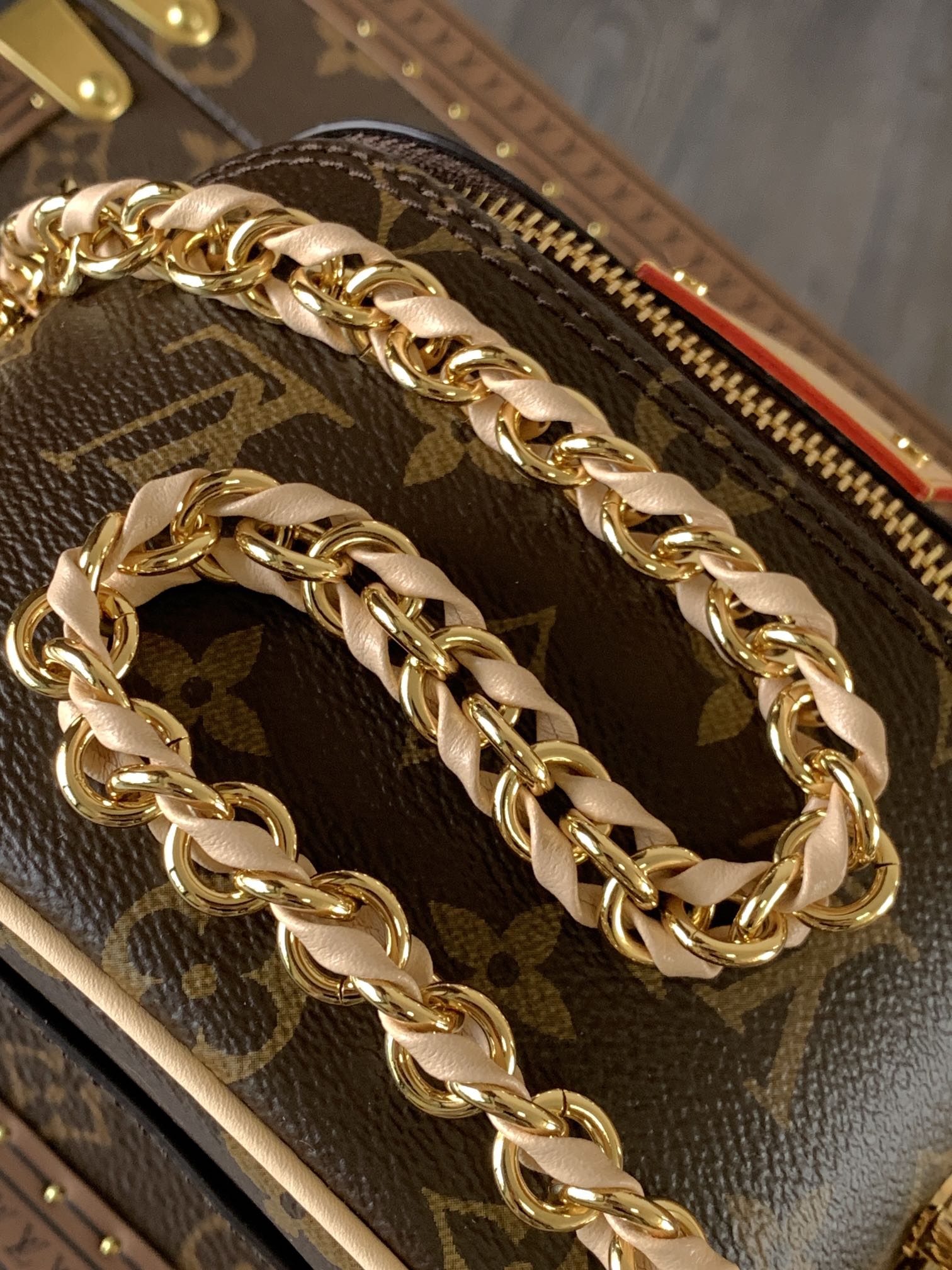 [TOP] Louis Vuitton LV Just In Case Bag 13 x 14 x 11.5 cm - Monogram