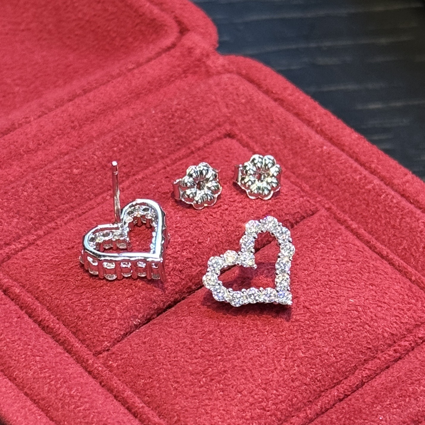 [TOP] Tiffany & Co. Diamond Heart Earrings -Sliver