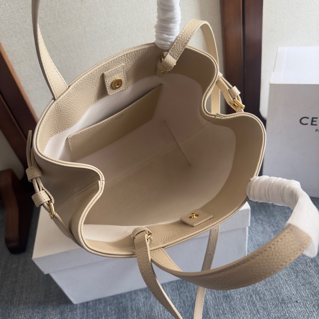 [TOP] CELINE CABAS ANAIS CUIR TRIOMPHE Bag 20.5 x 9 x 19 CM - 4 Colour