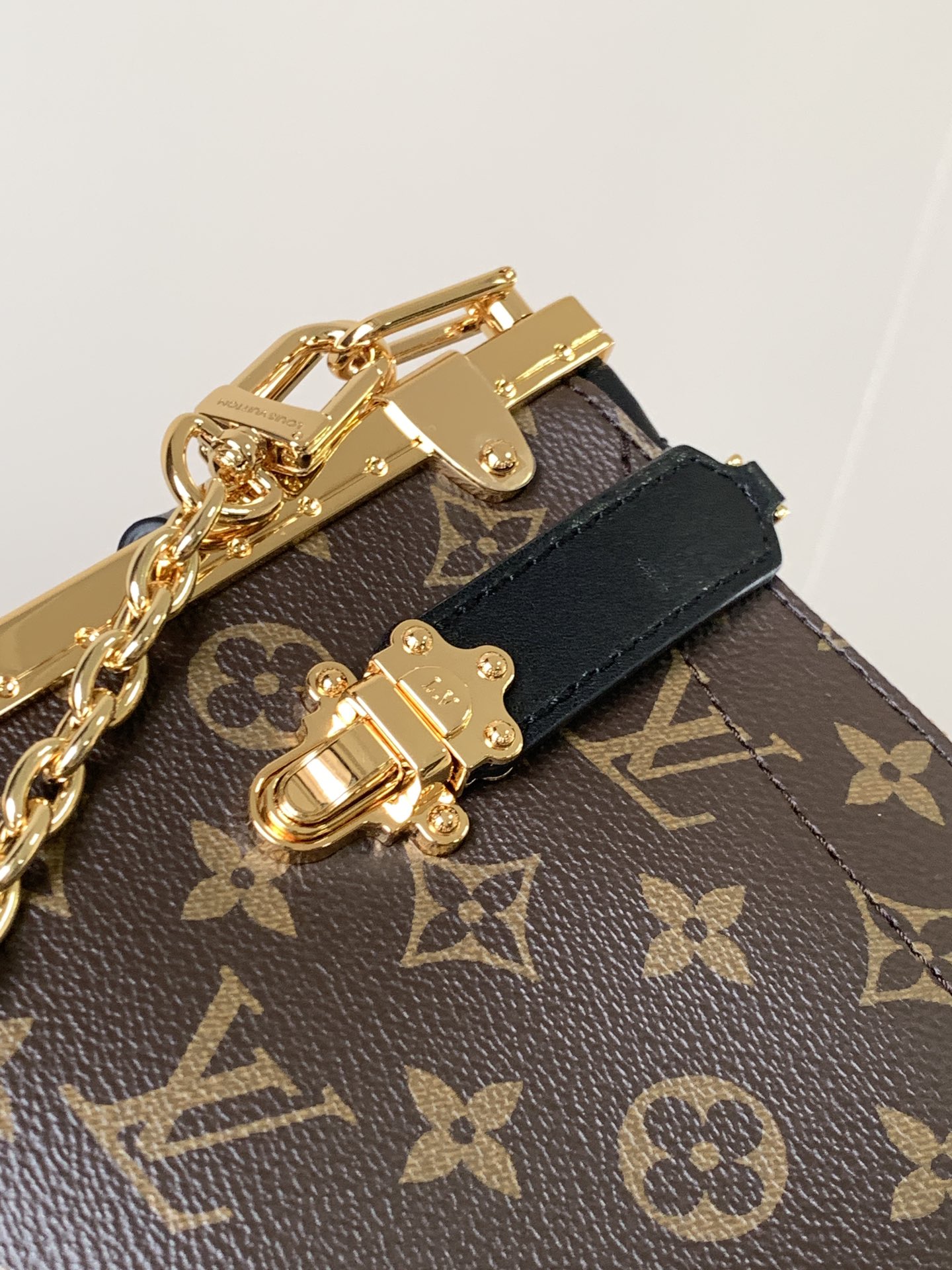 [TOP] Louis Vuitton LV Lucky Trunk Bag Monogram 38x23x1cm - Brown