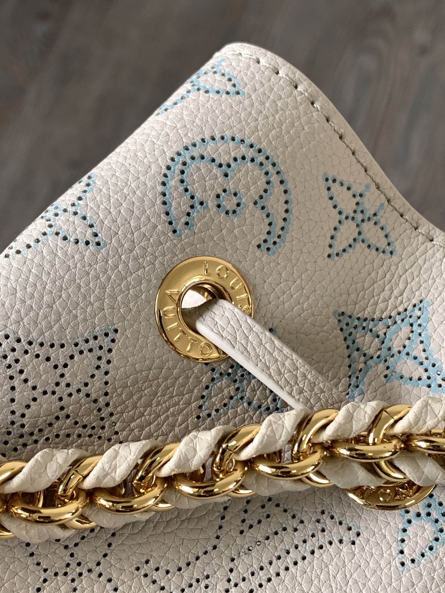 [TOP] Louis Vuitton LV Bella Buckle Bag 22x14x19cm - Light Blue