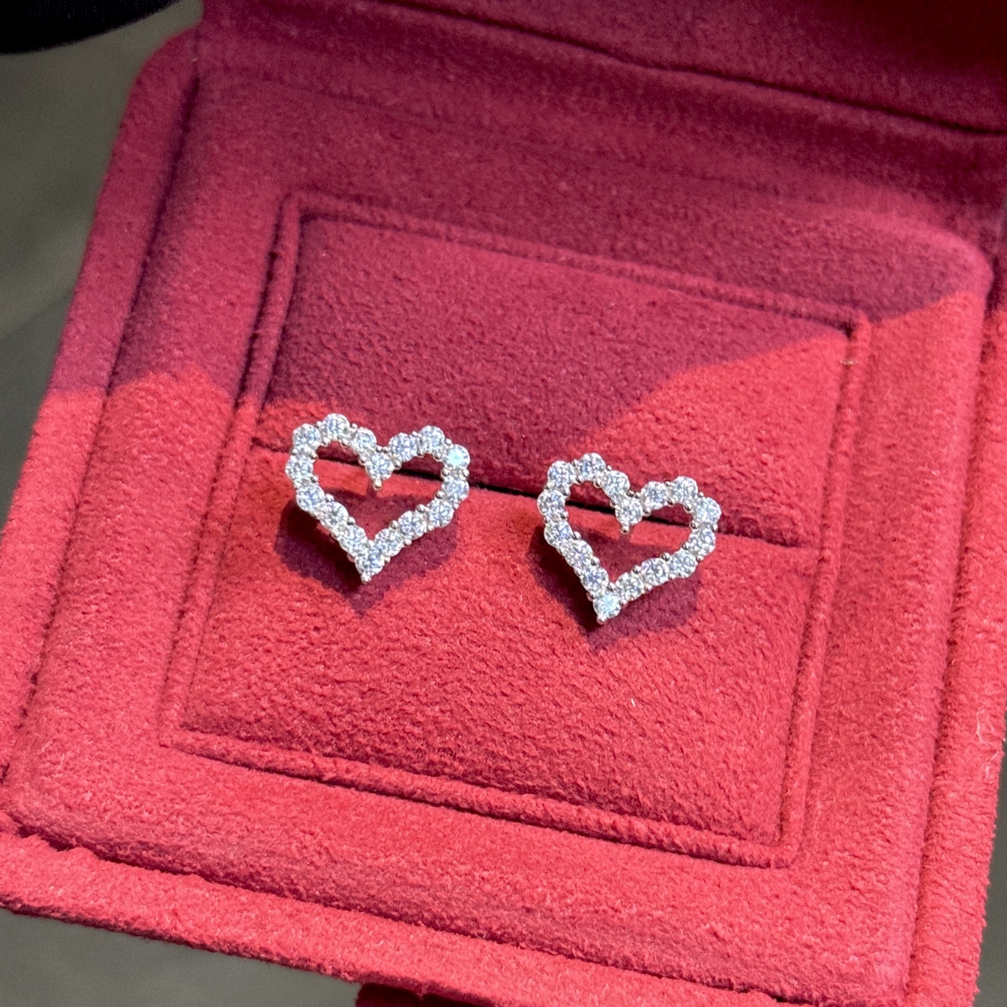 [TOP] Tiffany & Co. Diamond Heart Earrings -Sliver